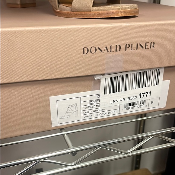 Donald J. Pliner Light Bronze Heeled Sanalds - Picture 4 of 4